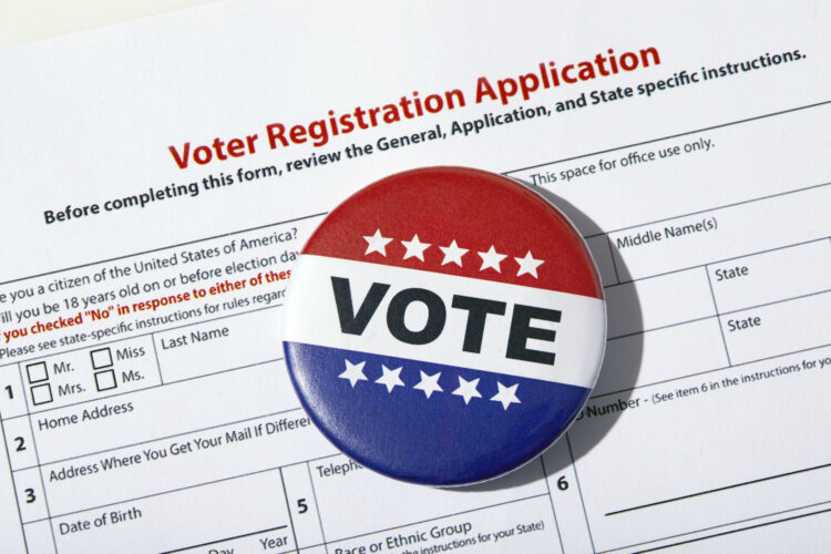 Candidate qualifying ends at noon Friday / 17 incumbents and hopefuls have lined up for city seats at noon tomorrow